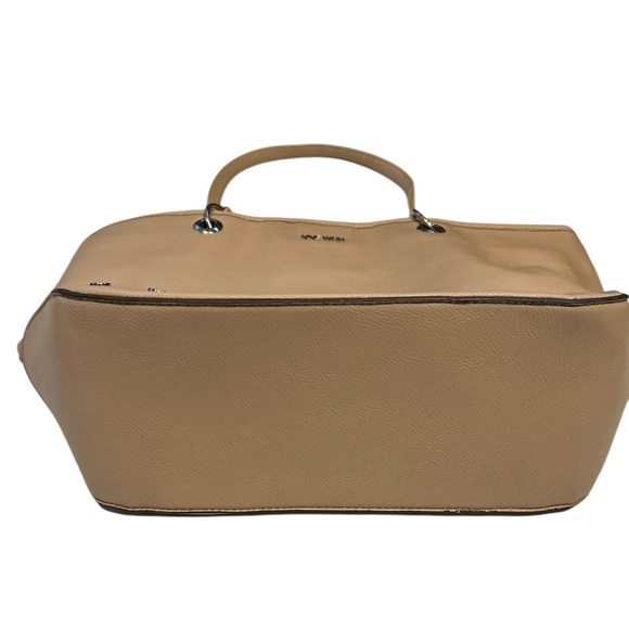 Nine West Large Blush Handbag. - Picture 4 of 10